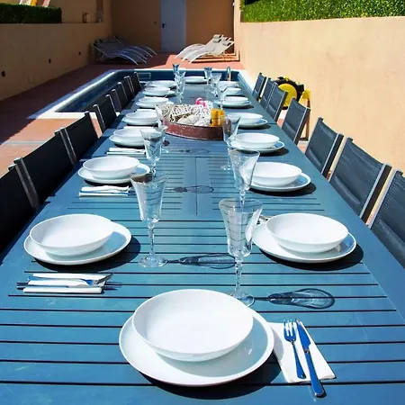 Casa Grande Con Piscina En El Centro De Calella, Tramuntana Holiday home