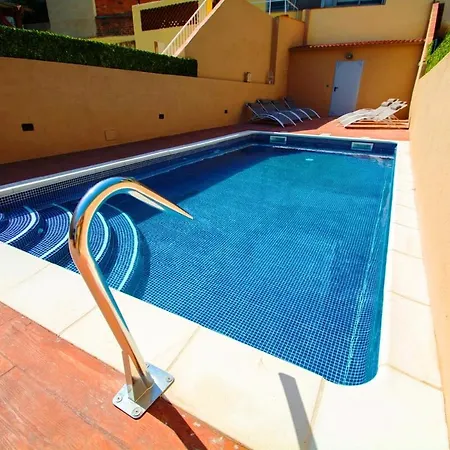 Casa Grande Con Piscina En El Centro De Calella, Tramuntana * Calella